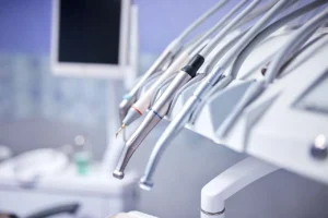 High-speed vs low-speed dental handpieces comparison
